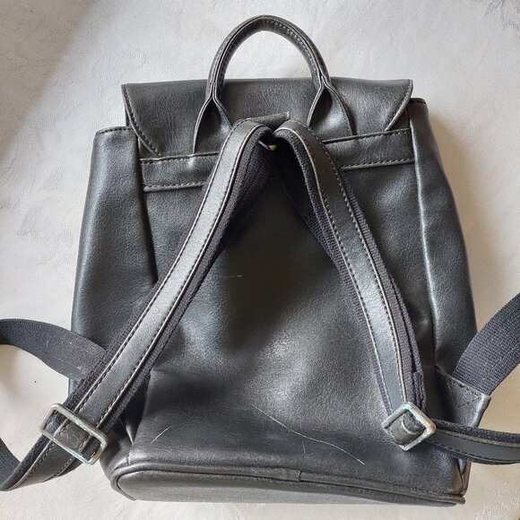 Matt & Nat  Fabimini Vegan Backpack 8.7L - Picture 7 of 11